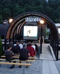 še malo pa se bo film začel